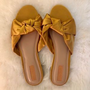 FOREVER 21 Satin Gold Mustard Sandals Size 7